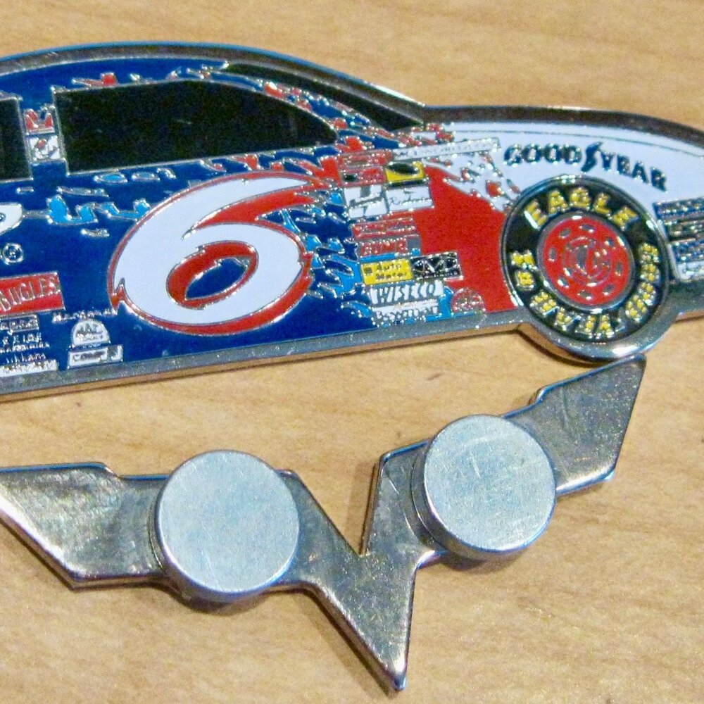 VALVOLINE AUTO RACING KEY TAG AND MAGNET AUTO RACING FLAG...ALL PERFECT - Picture 2 of 5